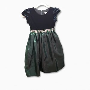 Macy's Jayne Copeland green velvet Jewell dress